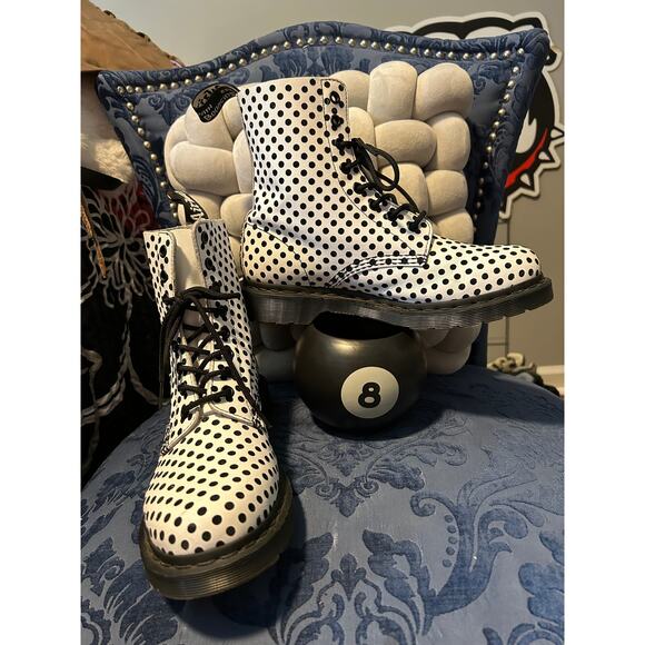 Dr Martens Black & White Polka Dot 1941 Pascal size 9/EU41 - Picture 1 of 5